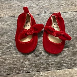 Baby Gap Red Velvet Slip on Girls Shoe with Bow 3-6 Months